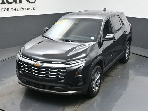 Used 2025 Chevrolet Equinox LT image 45