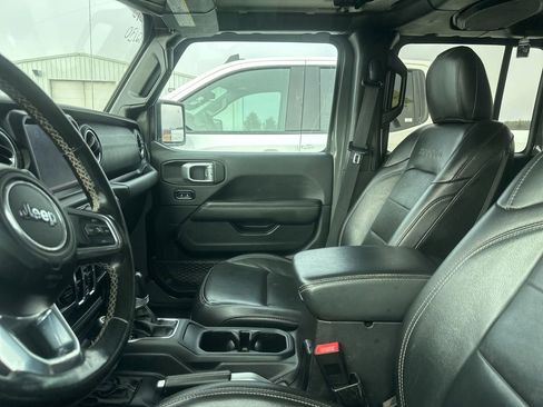 Used 2021 Jeep Wrangler Unlimited Sahara image 5