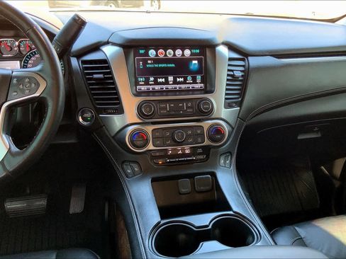 Used 2018 Chevrolet Suburban LT AWD/4WD image 7