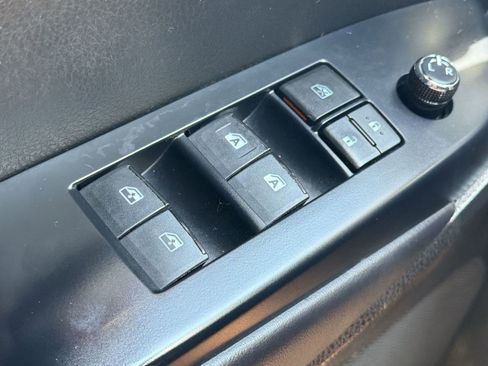 Used 2018 Toyota Highlander XLE FWD image 25