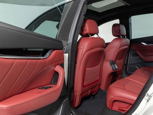 Used 2023 Maserati Levante GT image 25