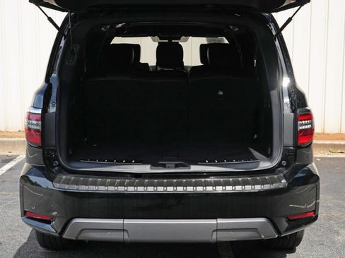 Used 2022 Nissan Armada Platinum RWD image 9