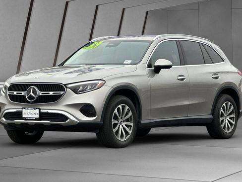 Used 2024 Mercedes-Benz GLC 300 w/ Winter Package image 9