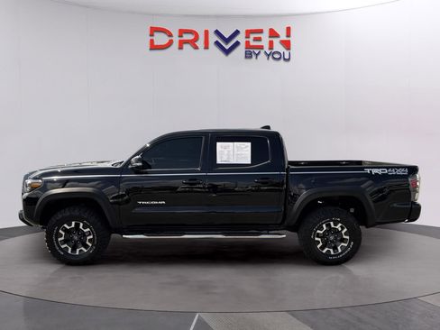 Used 2023 Toyota Tacoma TRD Off-Road w/ Advanced Technology Package AWD/4WD image 2