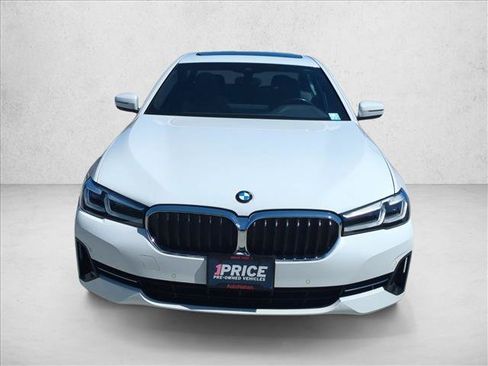 Used 2023 BMW 530i w/ Convenience Package RWD image 2