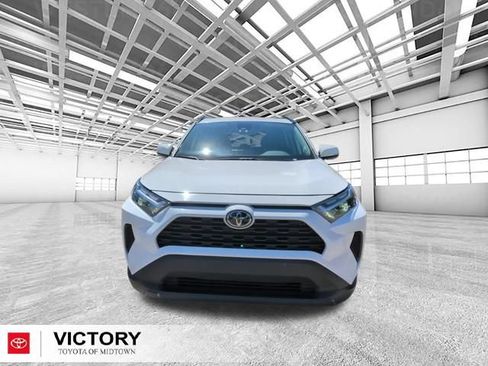 Used 2019 Toyota Highlander XLE AWD/4WD image 10