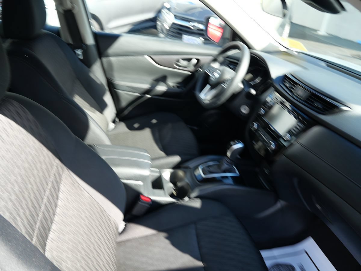Used 2019 Nissan Rogue S AWD/4WD image 26
