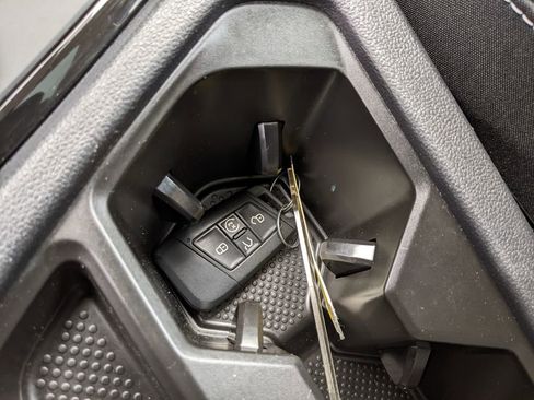 Certified 2023 Volkswagen Taos SEL image 20