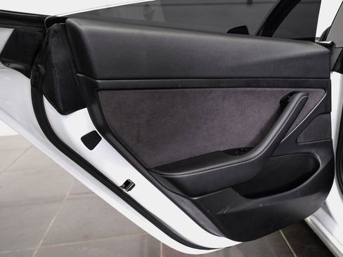 Used 2020 Tesla Model 3 Standard Range Plus image 44