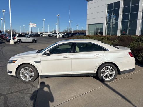 Used 2016 Ford Taurus SEL w/ Equipment Group 201A image 9