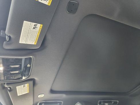 Used 2025 Land Rover Range Rover Sport SE image 26