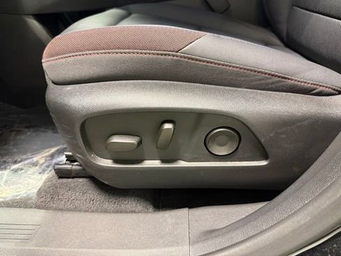 Used 2025 Chevrolet Equinox RS w/ Safety and Technology Package AWD/4WD image 16