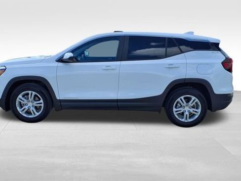 Used 2023 GMC Terrain SLE image 5