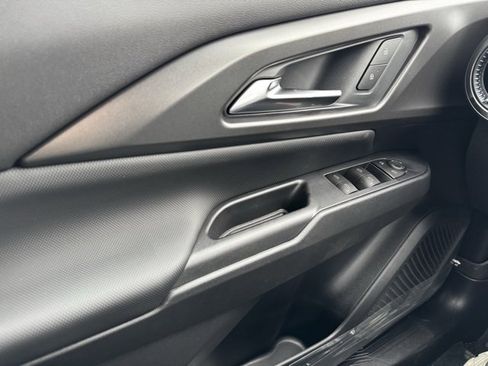 New 2026 Chevrolet Equinox EV LT image 29