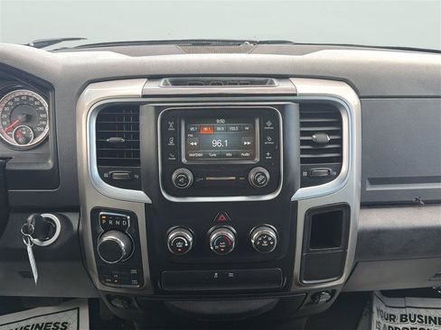 Used 2016 RAM 1500 Classic SLT AWD/4WD image 16