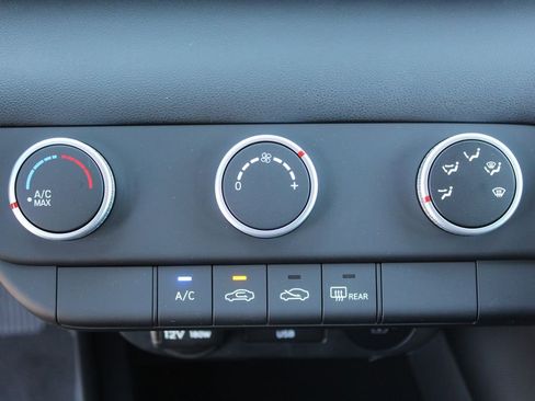 New 2026 Hyundai Elantra SE image 21