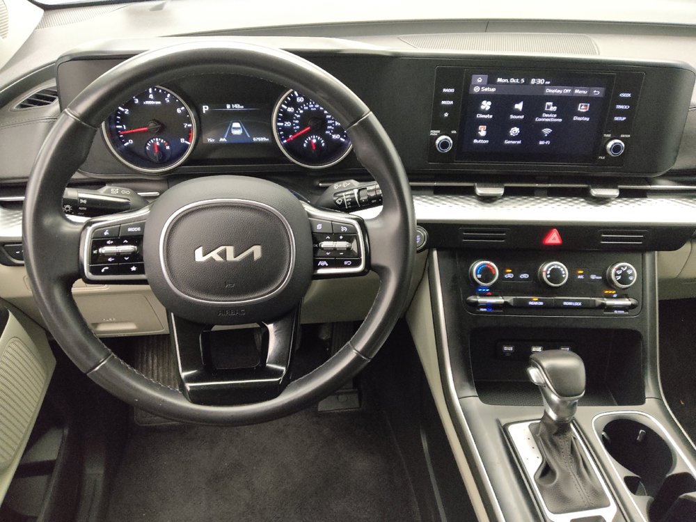 Used 2023 Kia Carnival LX FWD image 22