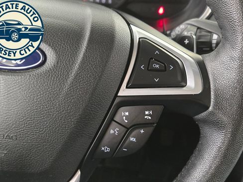 Used 2018 Ford Edge Titanium w/ Equipment Group 302A AWD/4WD image 14