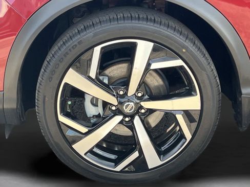 Used 2021 Nissan Rogue Sport SL AWD/4WD image 9