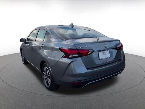 Used 2025 Nissan Versa SV FWD image 11