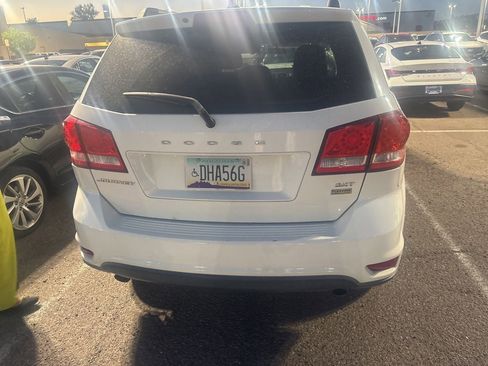Used 2017 Dodge Journey SXT w/ Comfort/Convenience Group FWD image 6