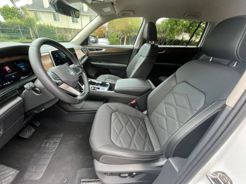 Used 2026 Volkswagen Atlas SE FWD image 29