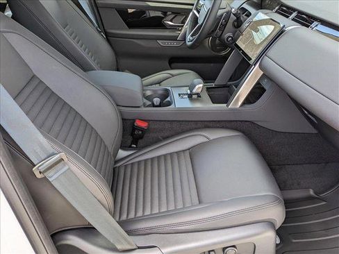 New 2025 Land Rover Discovery Sport S image 18