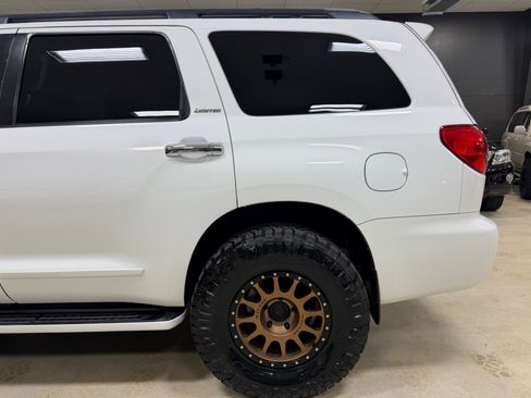 Used 2010 Toyota Sequoia Limited AWD/4WD image 14