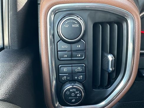 Used 2022 Chevrolet Silverado 2500 High Country w/ Z71 Off-Road Package image 19