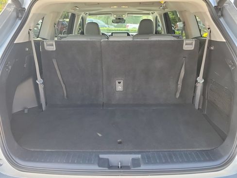 Used 2024 Toyota Highlander XLE AWD/4WD image 13