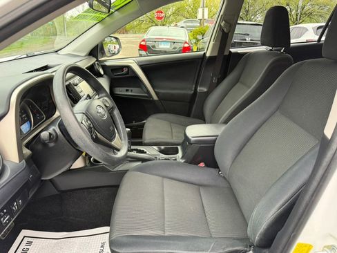 Used 2014 Toyota RAV4 LE AWD/4WD image 16