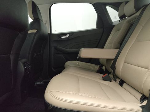 Used 2022 Ford Escape Titanium AWD/4WD image 18