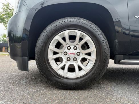 Used 2018 GMC Yukon XL SLT w/ Open Road Package AWD/4WD image 28