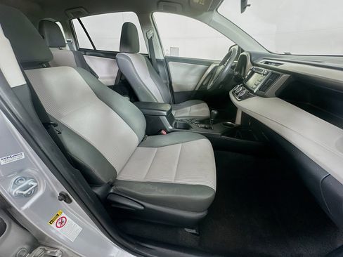Used 2015 Toyota RAV4 LE image 28