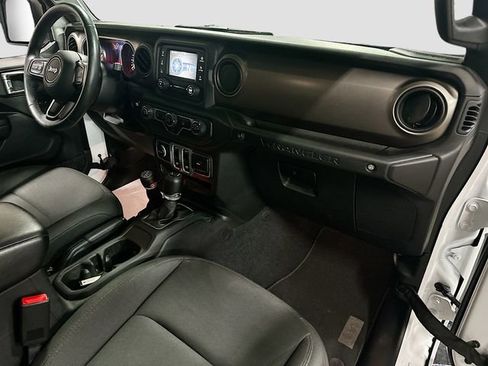 Used 2018 Jeep Wrangler Sport S image 28