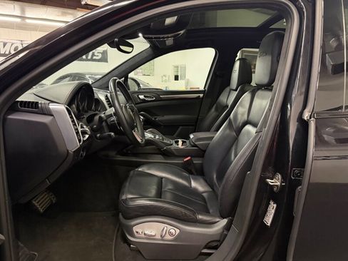 Used 2016 Porsche Cayenne GTS image 21
