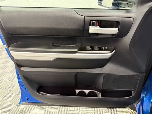 Used 2016 Toyota Tundra SR5 AWD/4WD image 9