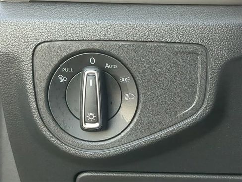 Certified 2022 Volkswagen Atlas SE image 26