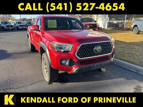 Used 2019 Toyota Tacoma TRD Off-Road image 3
