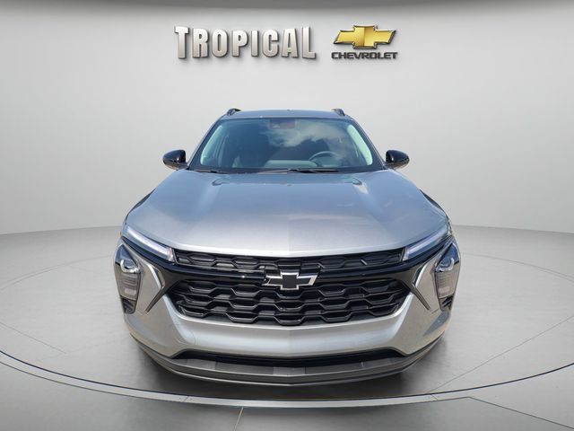 New 2026 Chevrolet Trax LT w/ Midnight Edition FWD image 2