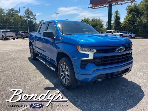 Used 2023 Chevrolet Silverado 1500 RST w/ Z71 Off-Road Package image 2