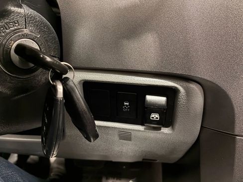 Used 2011 Toyota Tundra Limited w/ Memory Pkg image 11