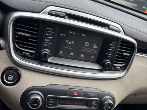 Used 2019 Kia Sorento EX image 15