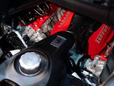 Used 2024 Ferrari SF90 Spider Base image 20