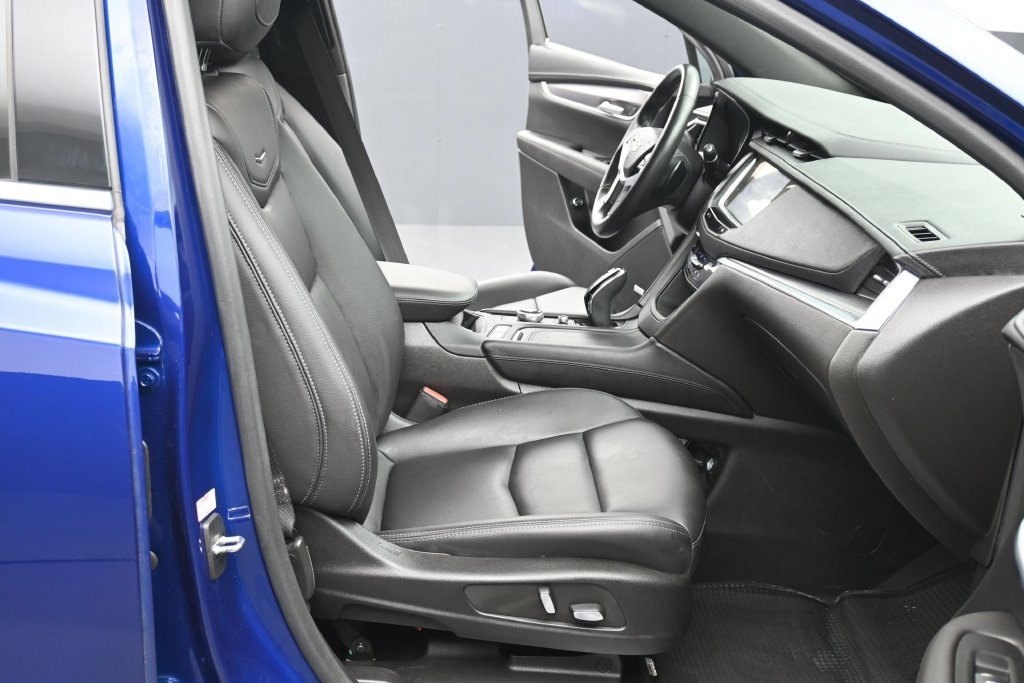 Used 2023 Cadillac XT5 Luxury AWD/4WD image 11