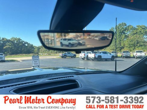 Certified 2022 GMC Sierra 2500 AT4 w/ AT4 Premium Plus Package image 18