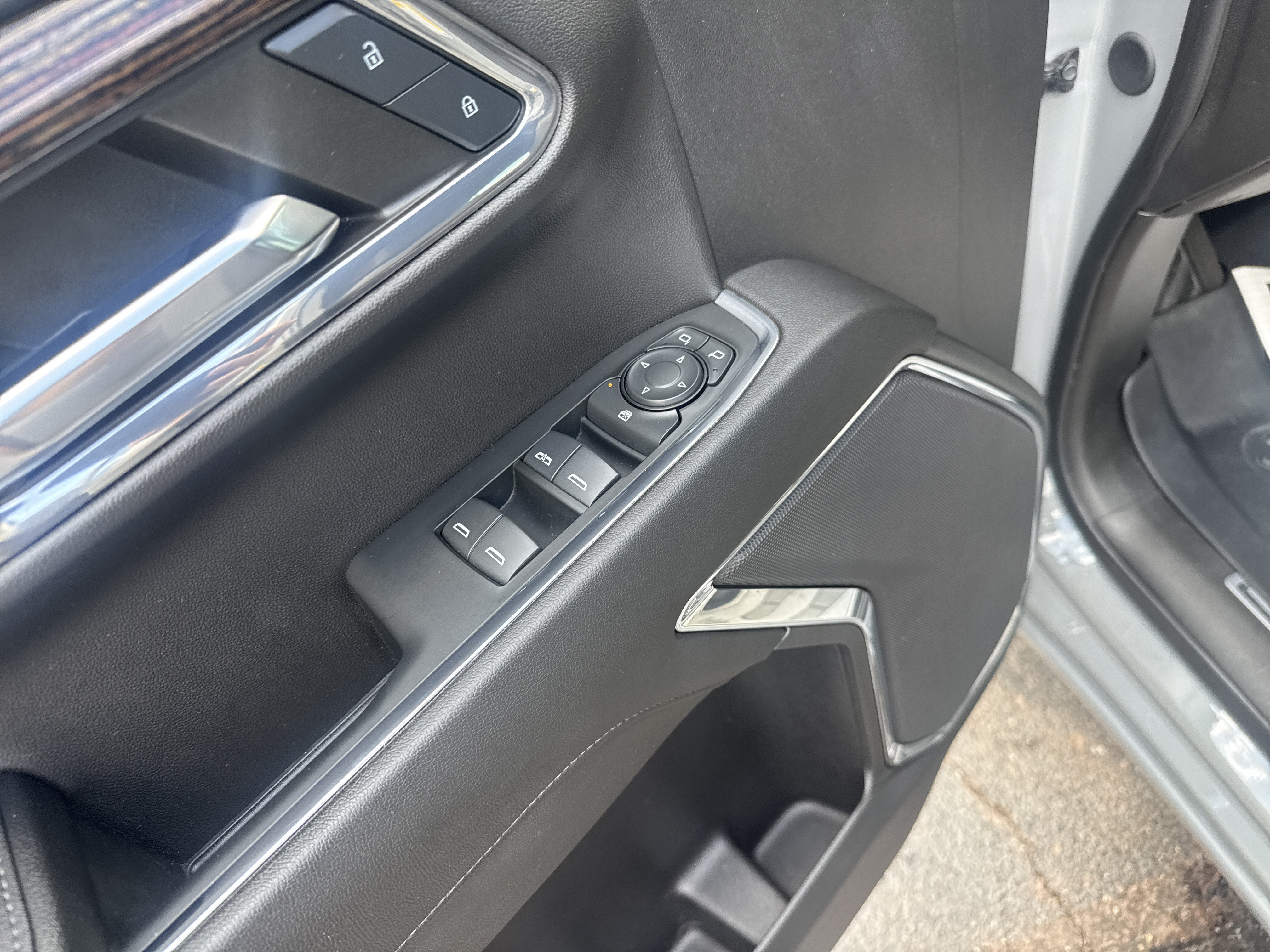 Used 2024 GMC Sierra 1500 Elevation AWD/4WD image 16