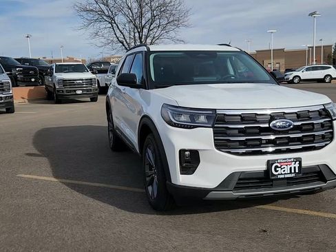 New 2026 Ford Explorer Active w/ Active Comfort Package image 5