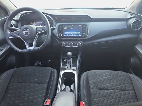 Used 2023 Nissan Kicks SV FWD image 9