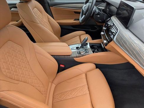 Certified 2023 BMW 530e w/ M Sport Package image 22